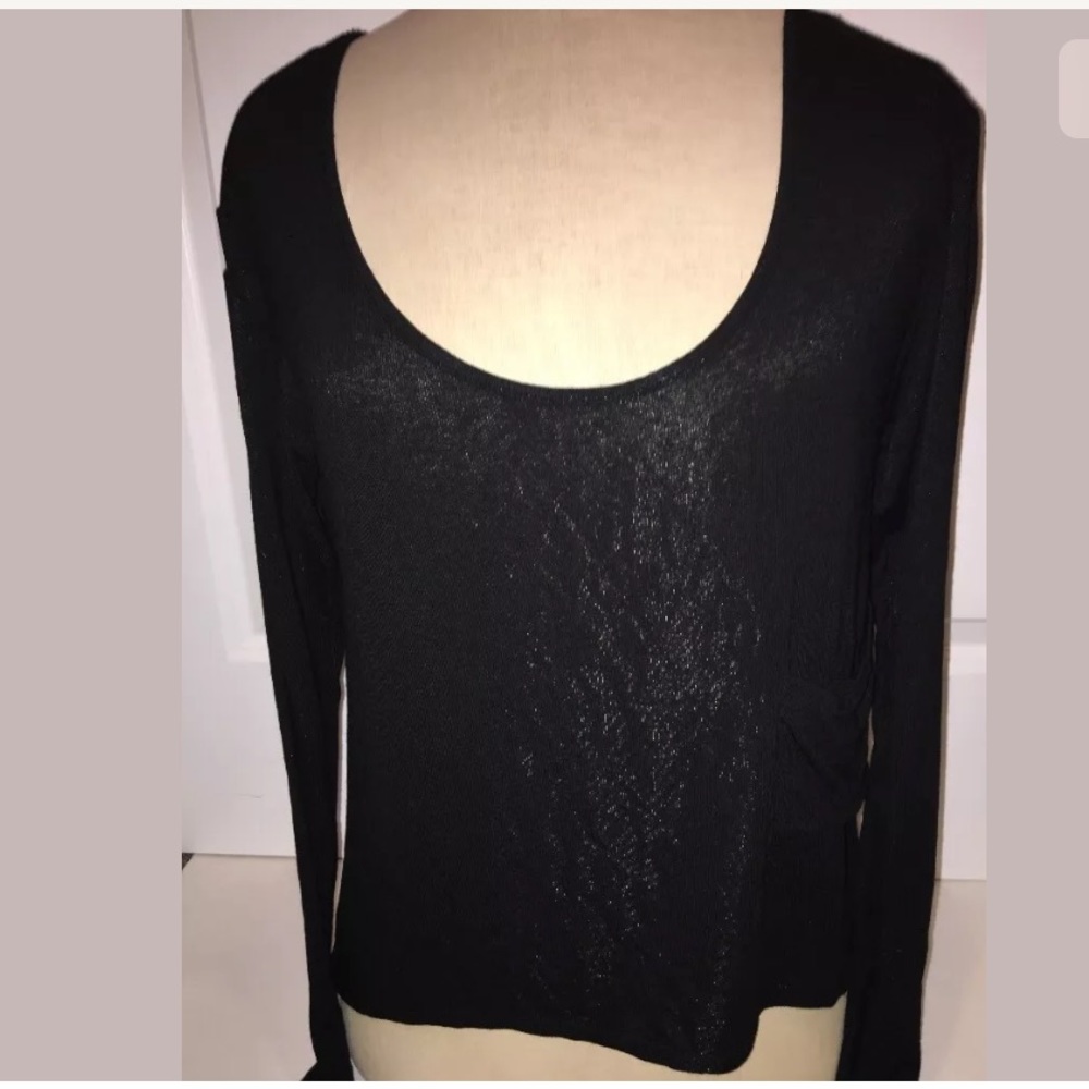 Isshu black long sleeve top size M scoop neck New